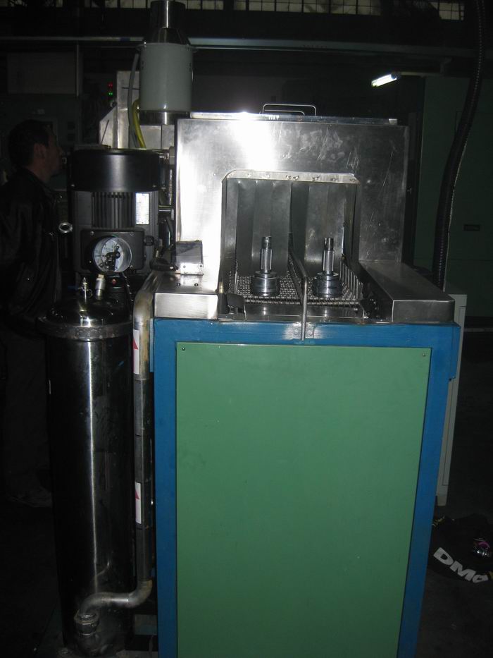 TEA-3000TG驅(qū)動軸通過式清洗機